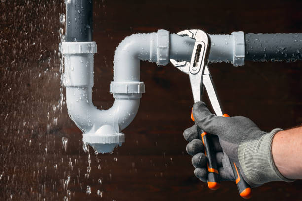 Professional Leak Detection technician working in Aurora, TX